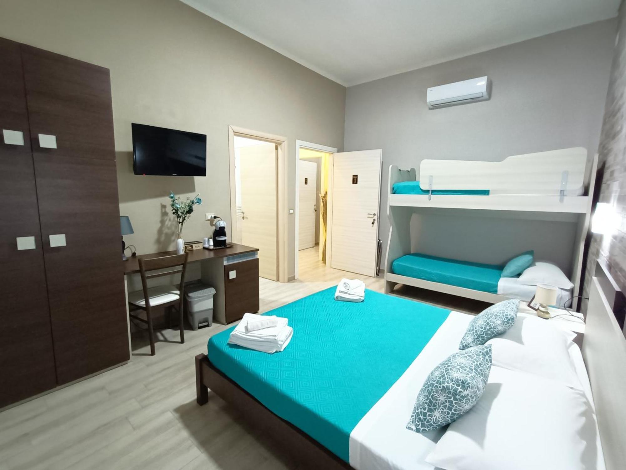 Domos La Corte Ghibellina Guest house *