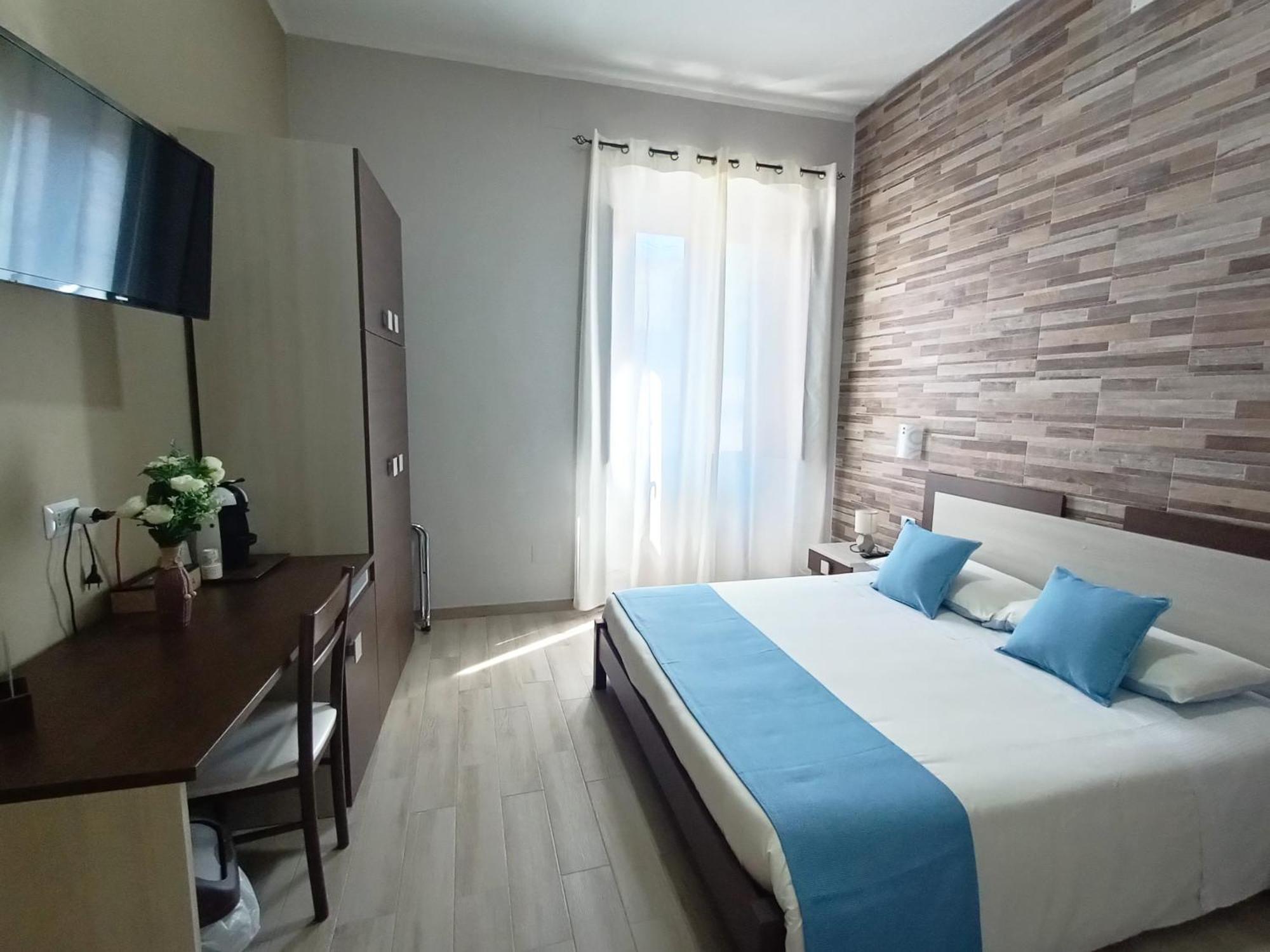 Domos La Corte Ghibellina Guest house *