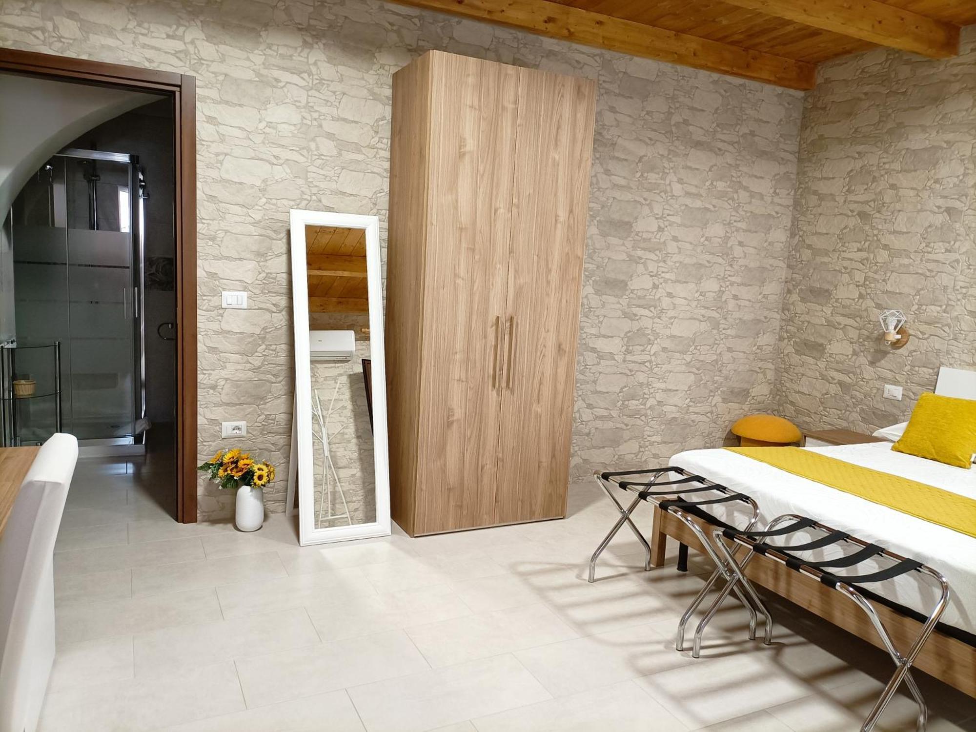 Domos La Corte Ghibellina Guest house