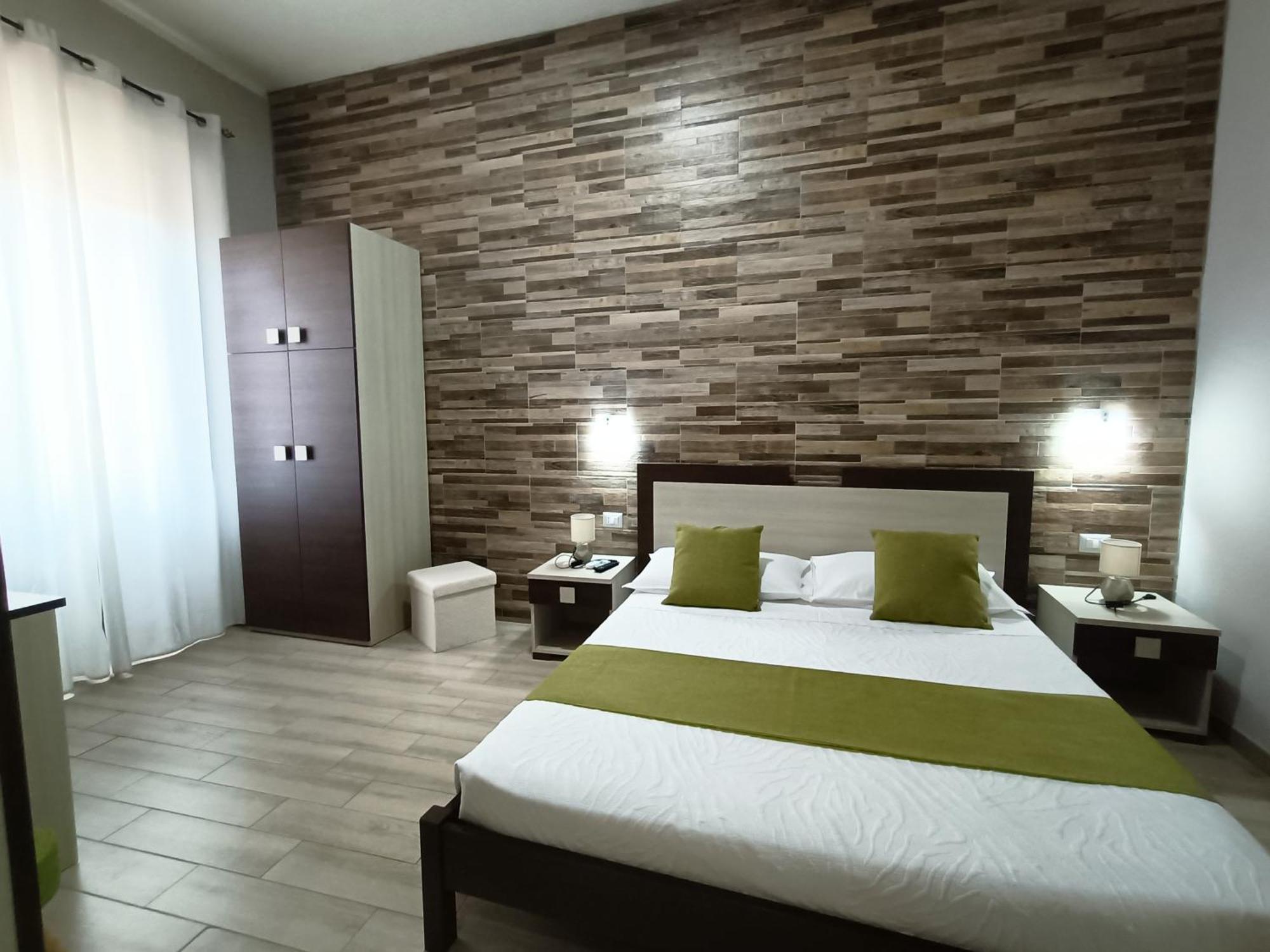 Domos La Corte Ghibellina Guest house